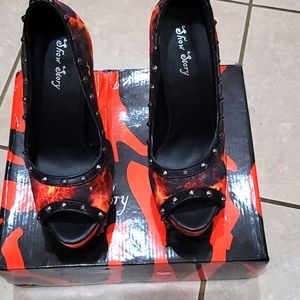 SHOW STORY STILETO HIGH HEELS WITH SPINE BONES ON